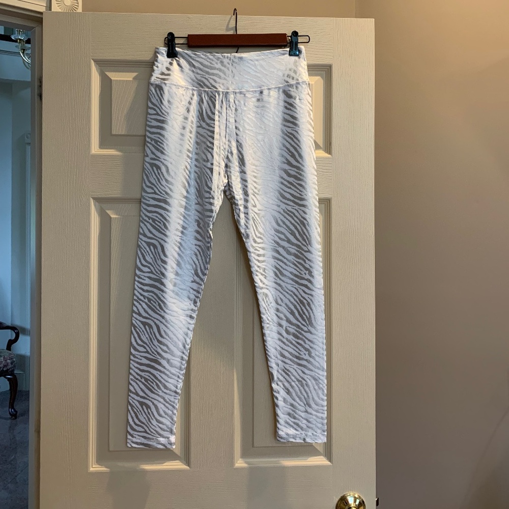 Lulu B Silver/White Zebra Leggings sz S